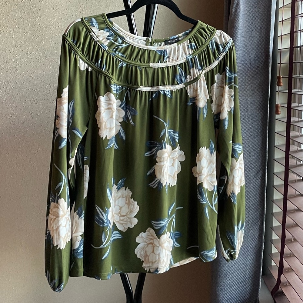 Ann Taylor top
